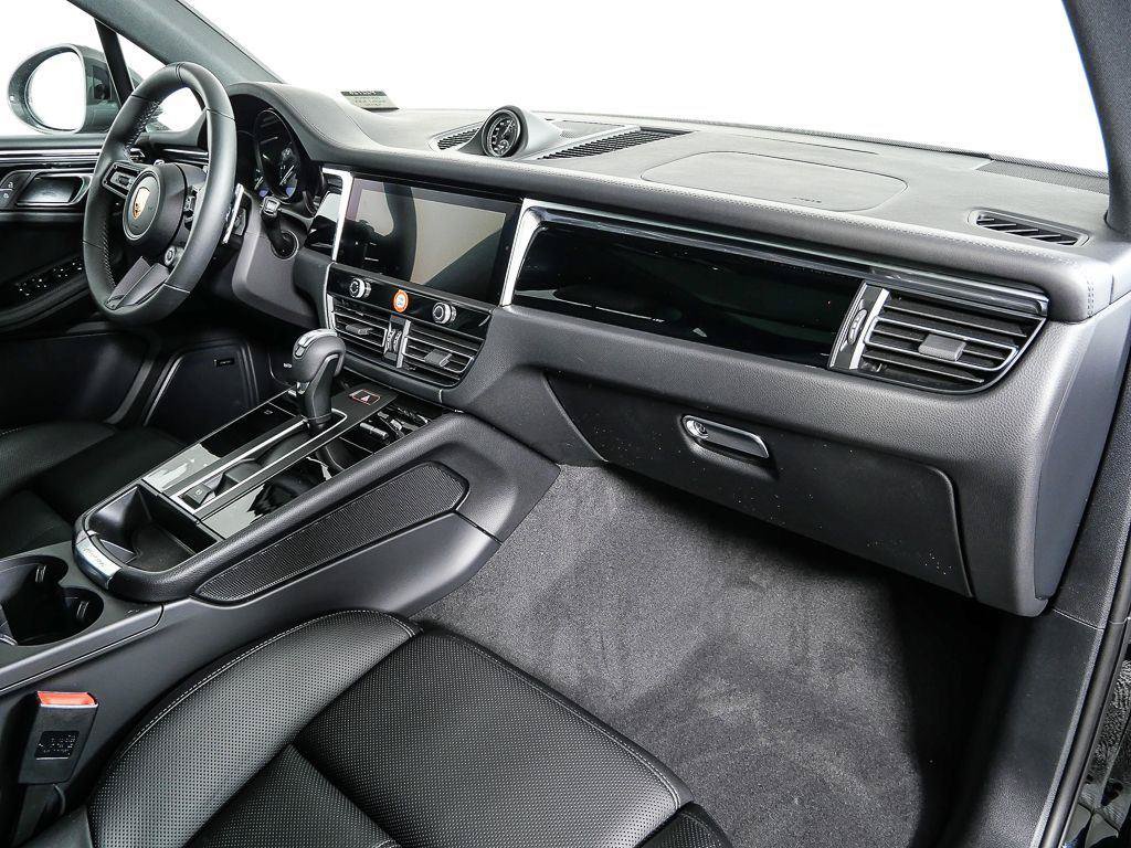 New 2026 Porsche Macan Turbo AWD/4WD image 26