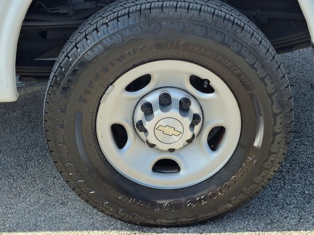Used 2020 Chevrolet Express 2500 w/ Driver Convenience Package RWD image 21
