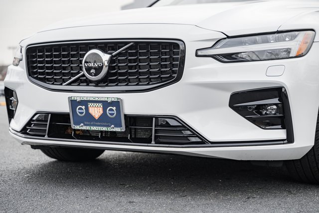 Used 2024 Volvo S60 B5 Plus image 14