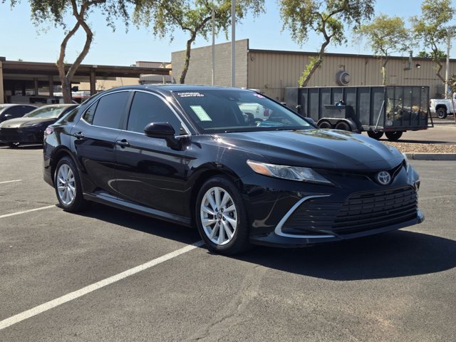 Used 2021 Toyota Camry LE image 3