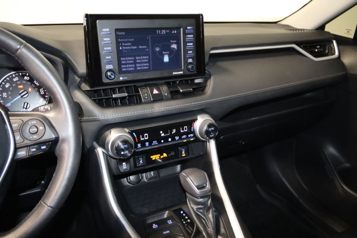 Used 2022 Toyota RAV4 XLE Premium AWD/4WD image 41