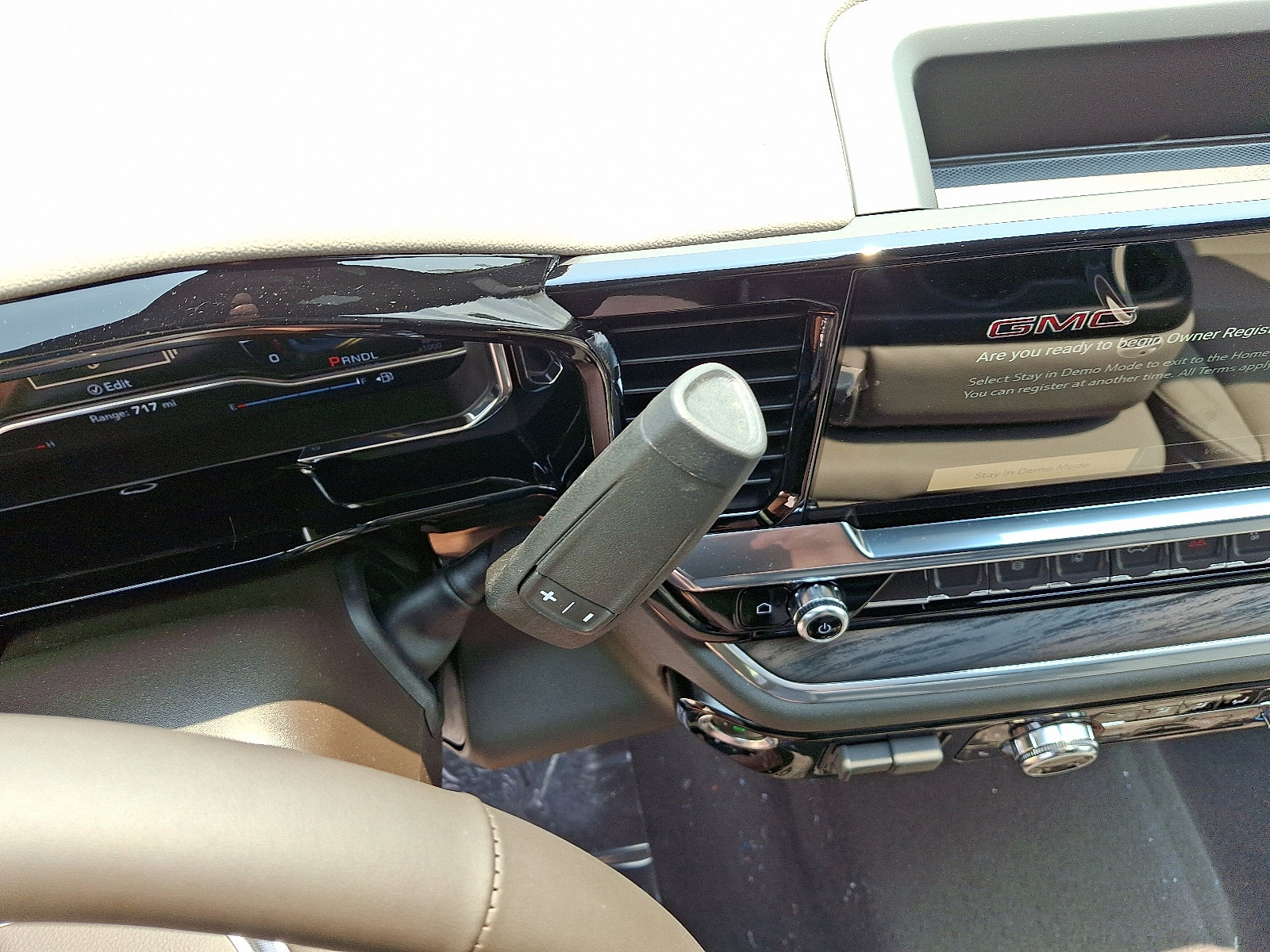 New 2025 GMC Sierra 2500 SLT image 12