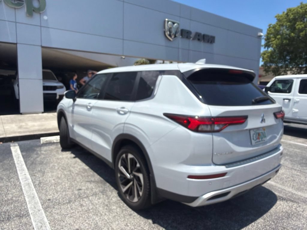 Used 2022 Mitsubishi Outlander SE FWD image 7