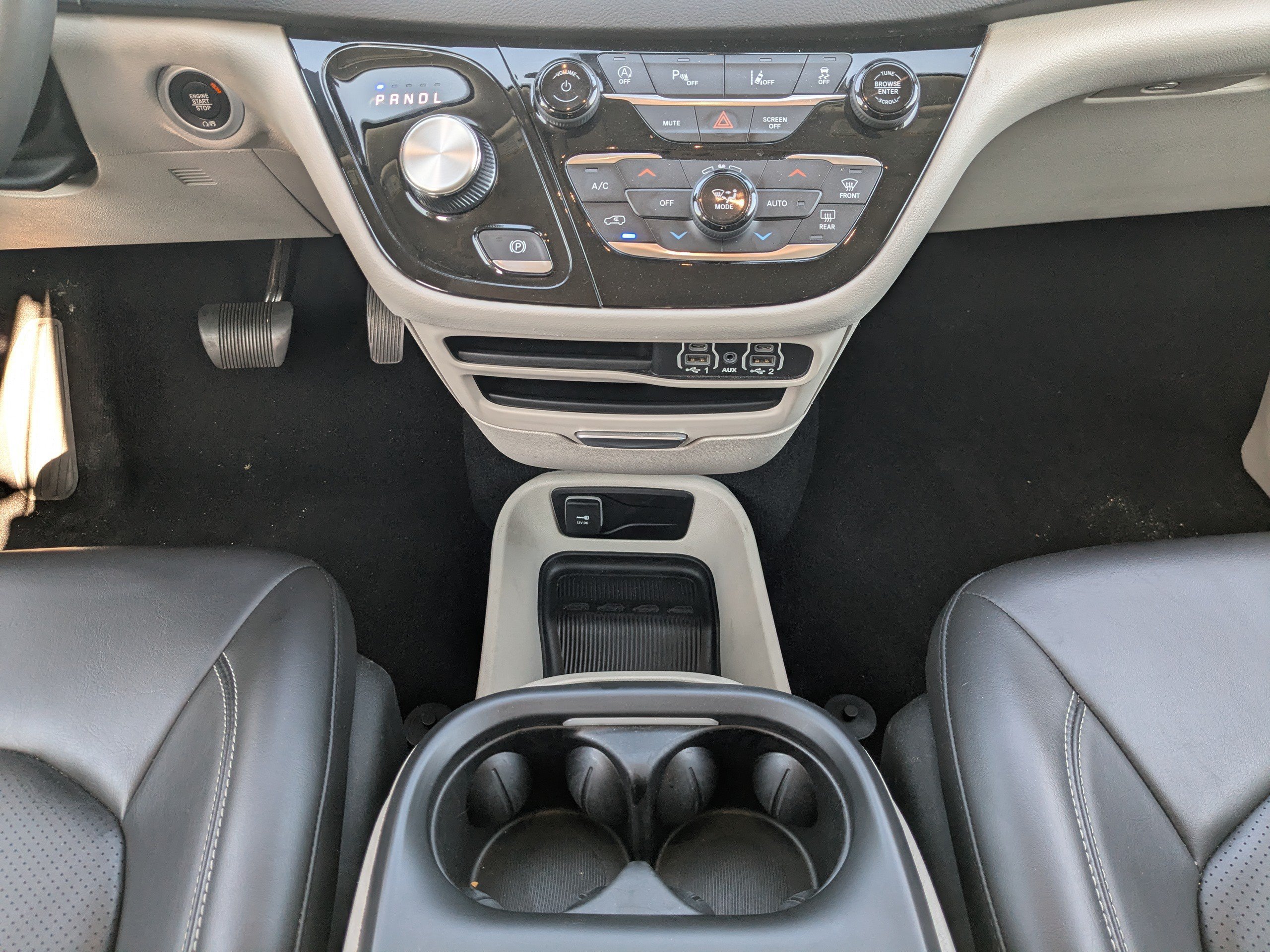 Used 2023 Chrysler Pacifica Touring-L FWD image 23