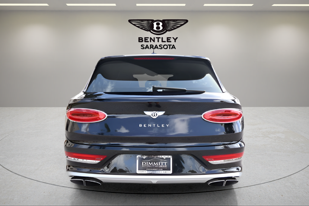 Used 2024 Bentley Bentayga Extended Wheelbase AWD/4WD image 8