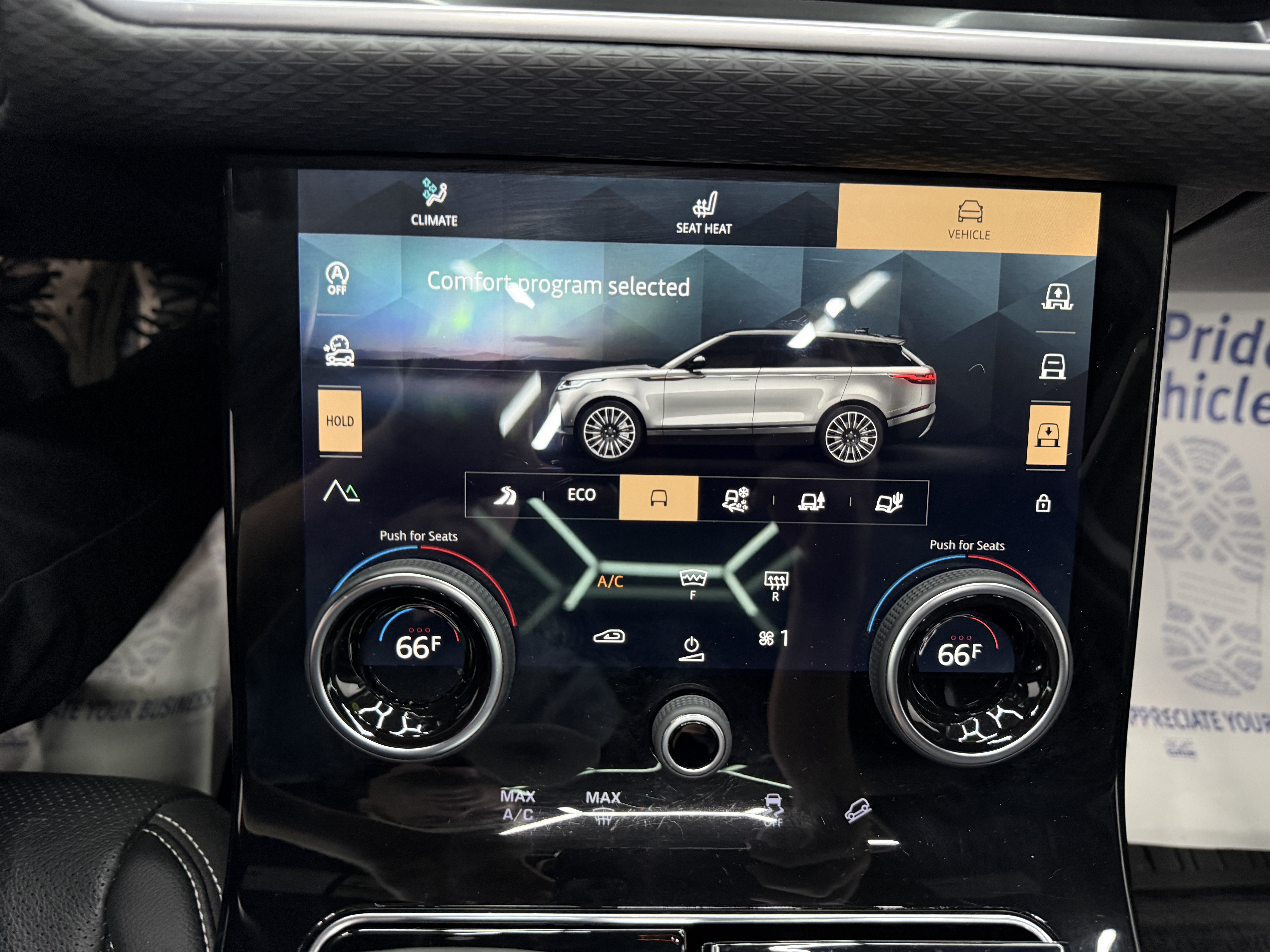Used 2022 Land Rover Range Rover Velar S AWD/4WD image 17