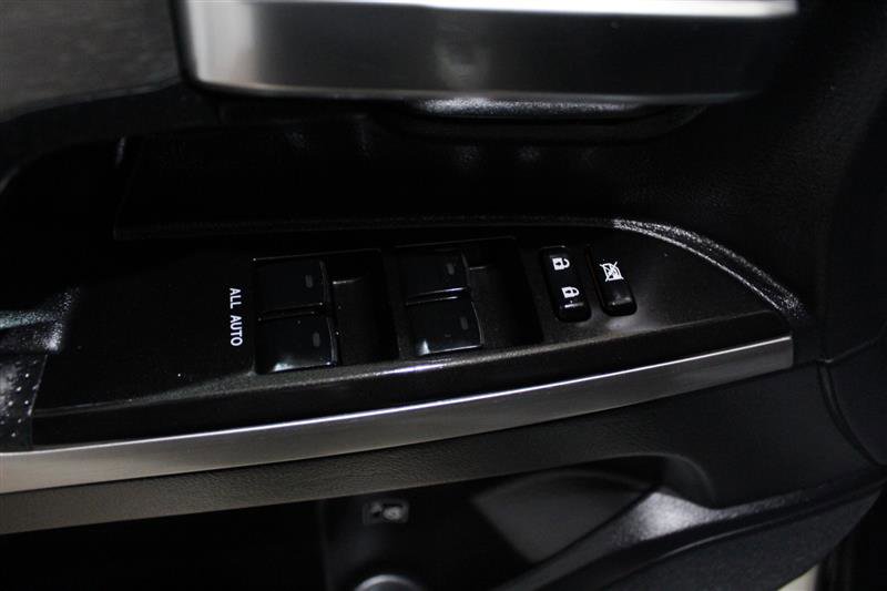 Used 2016 Toyota Land Cruiser AWD/4WD image 27