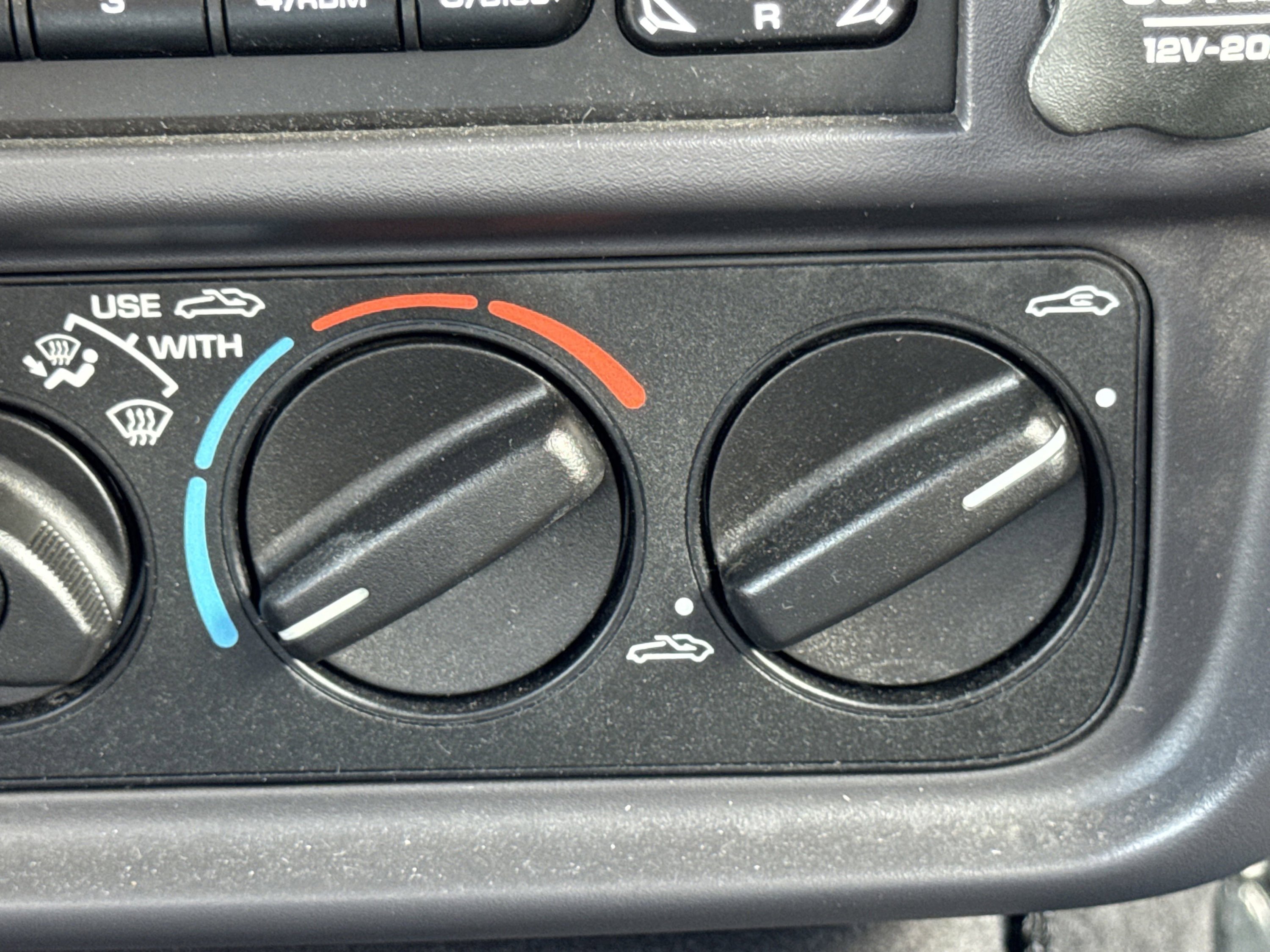 Used 2002 Chrysler Prowler image 73