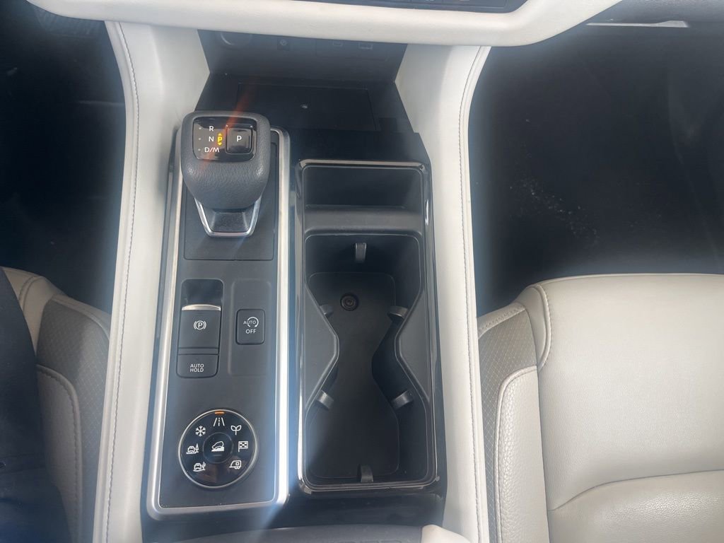 Used 2023 Nissan Pathfinder SL w/ Lighting Package (N92) image 16