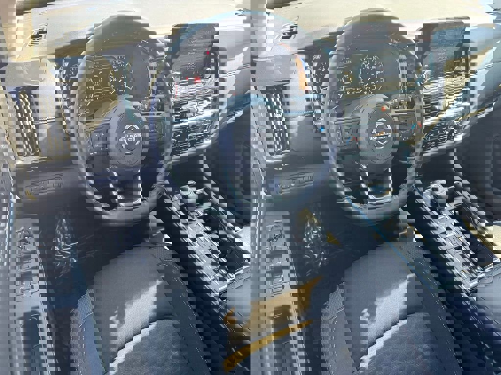 Used 2024 Nissan Pathfinder SV image 24