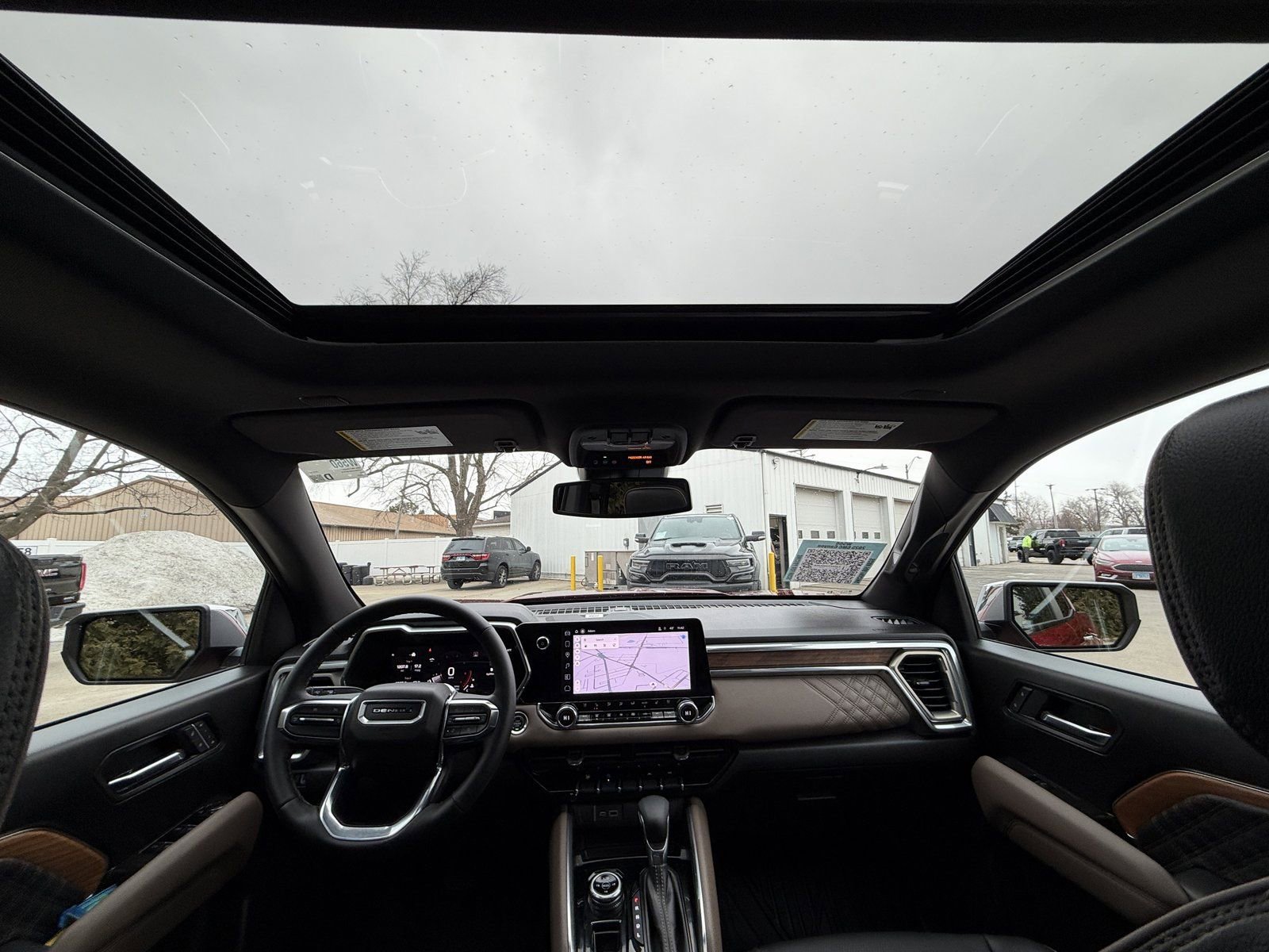 Used 2025 GMC Canyon Denali image 26