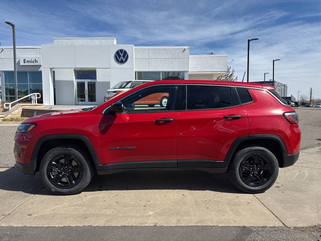 Used 2023 Jeep Compass Sport image 2