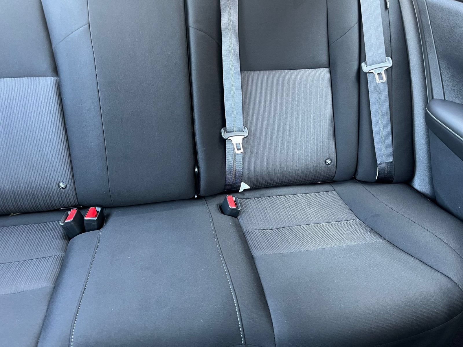 Used 2025 Nissan Sentra SV FWD image 32