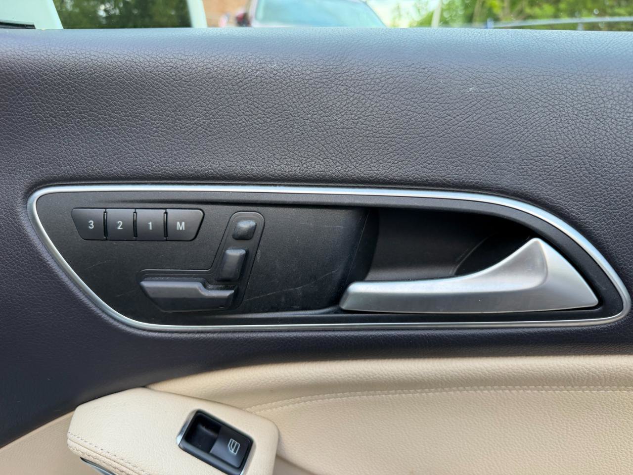 Used 2014 Mercedes-Benz CLA 250 4MATIC image 43