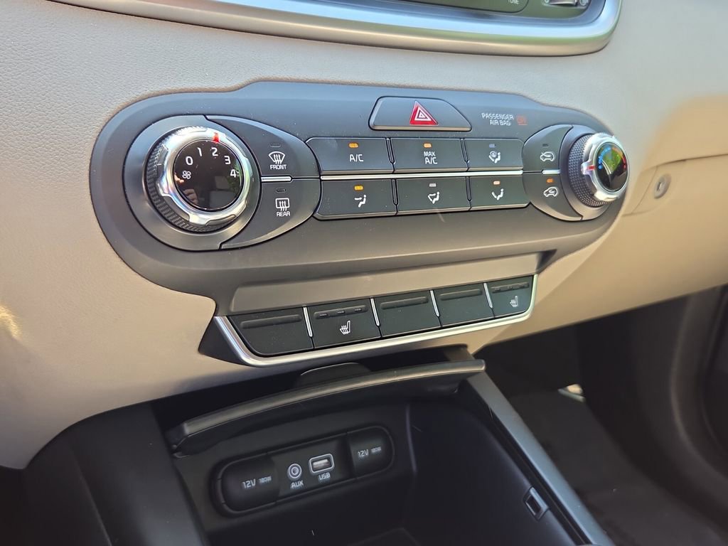 Used 2016 Kia Sorento LX w/ LX Convenience Package image 22