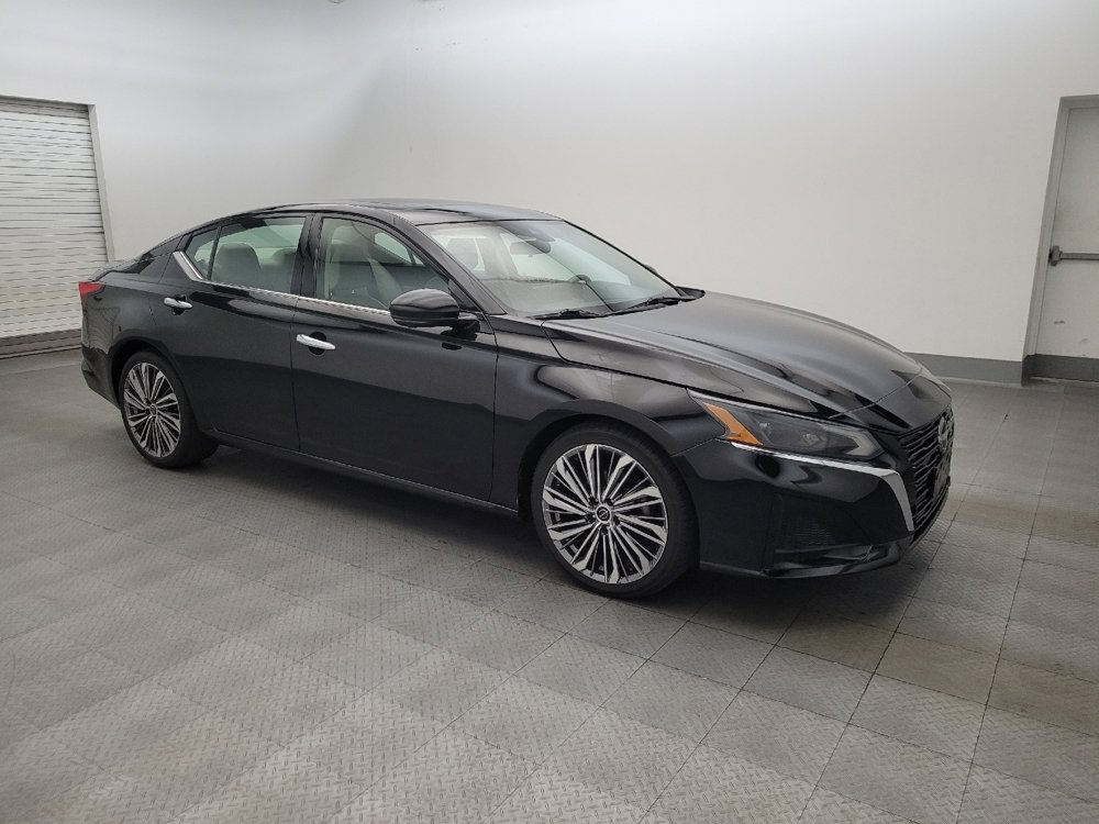 Used 2023 Nissan Altima 2.5 SL FWD image 11