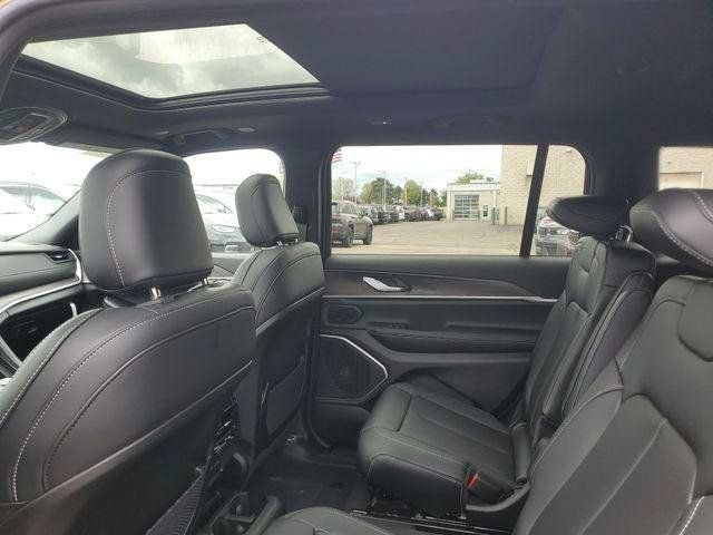 New 2026 Jeep Grand Cherokee L Limited w/ Luxury Tech Group II AWD/4WD image 10