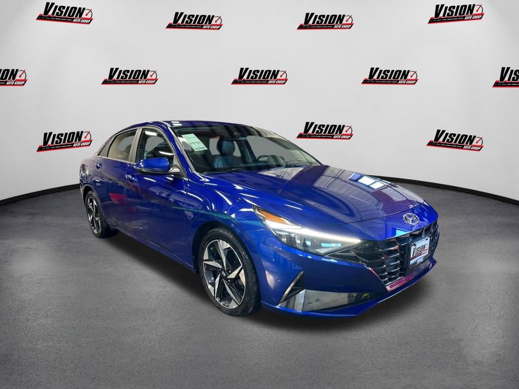 Used 2021 Hyundai Elantra Limited image 3