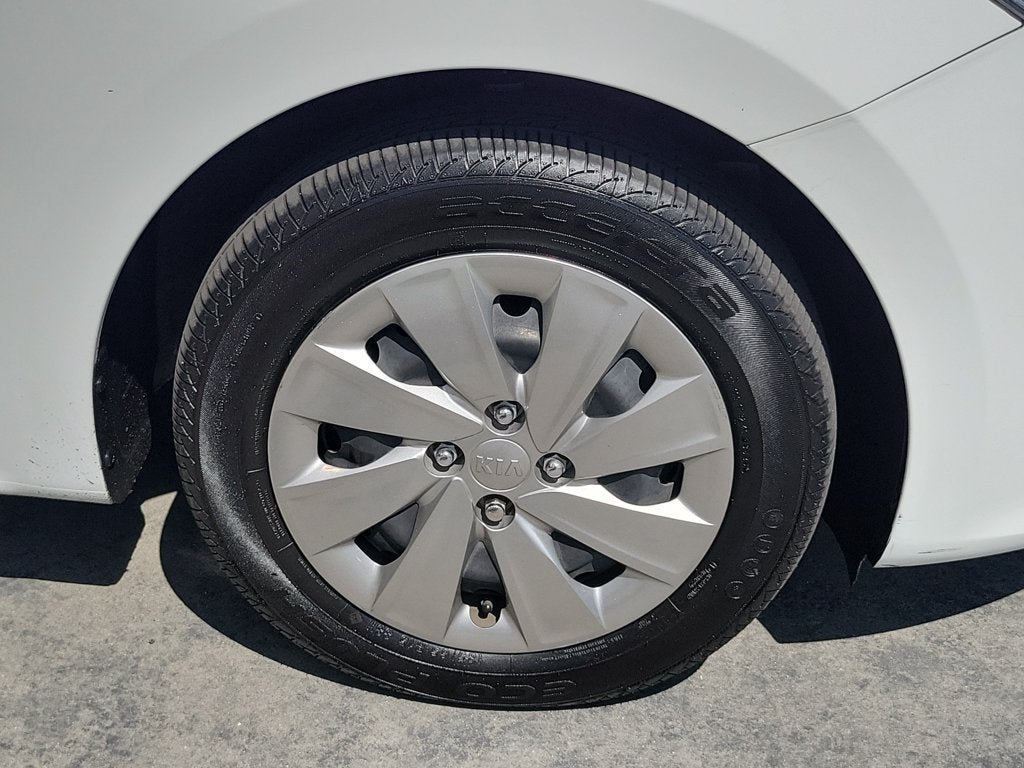 Used 2018 Kia Rio S FWD image 5
