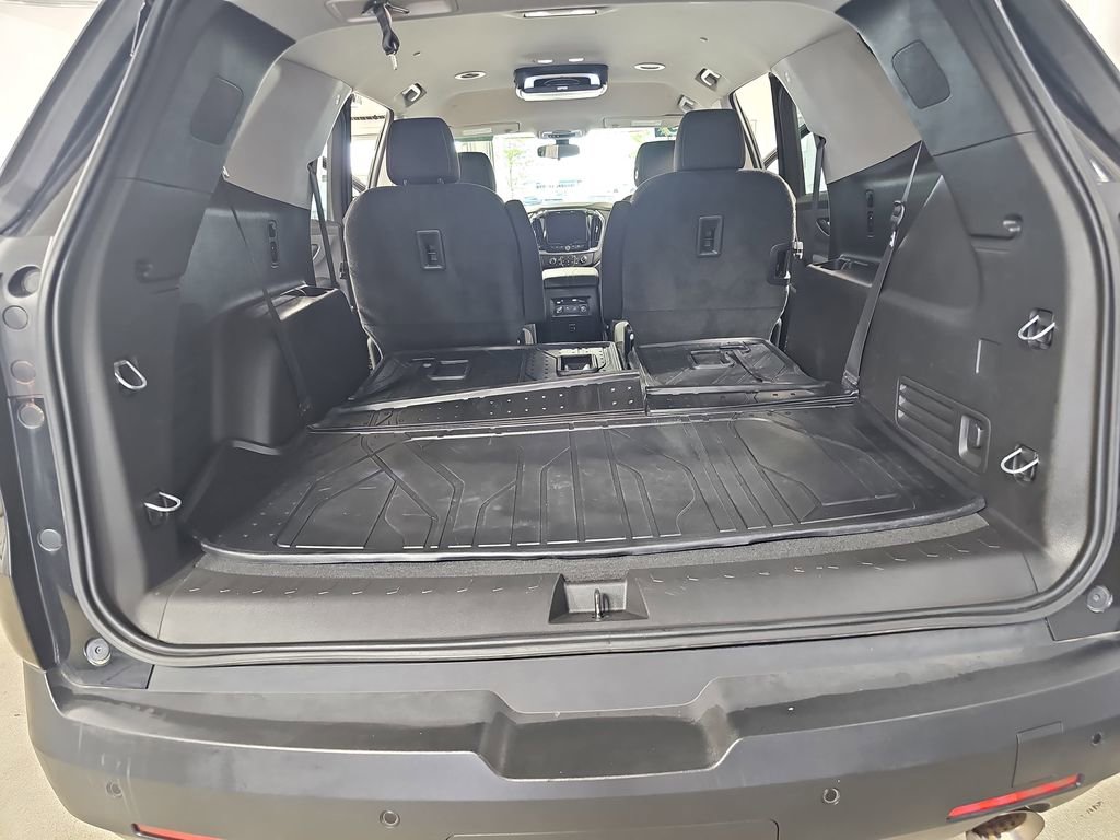 Used 2019 Chevrolet Traverse LT w/ LPO, Blackout Package AWD/4WD image 18
