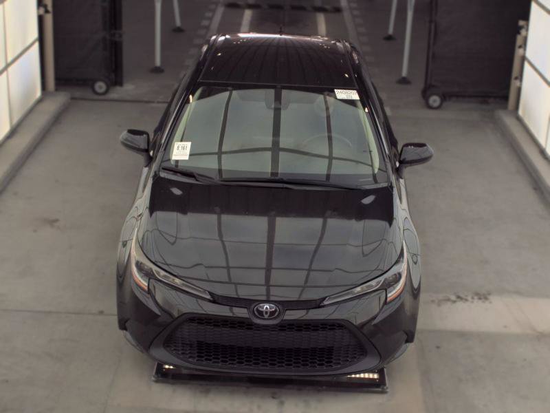 Used 2022 Toyota Corolla LE FWD image 2