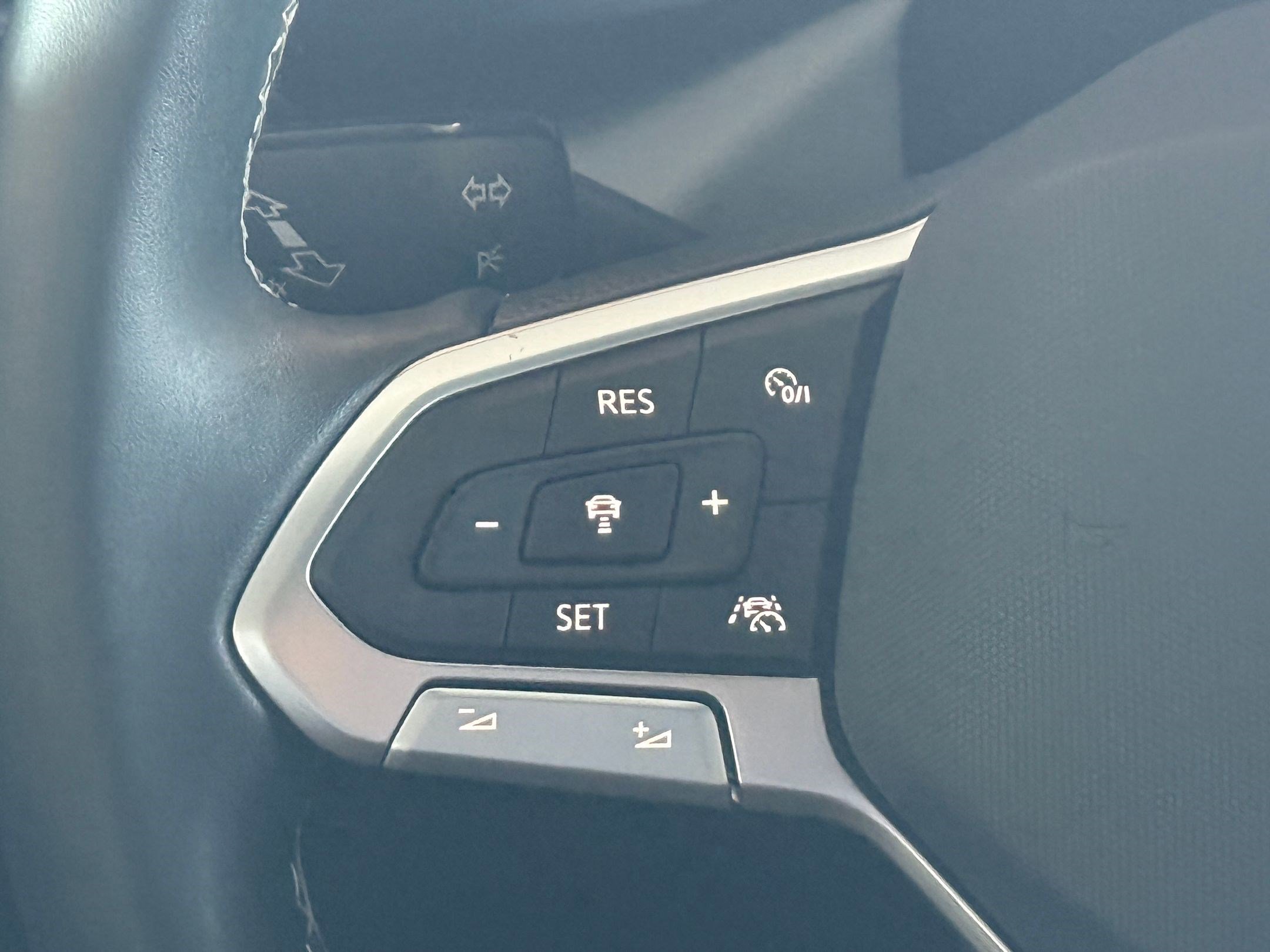 Certified 2023 Volkswagen Taos SE image 15