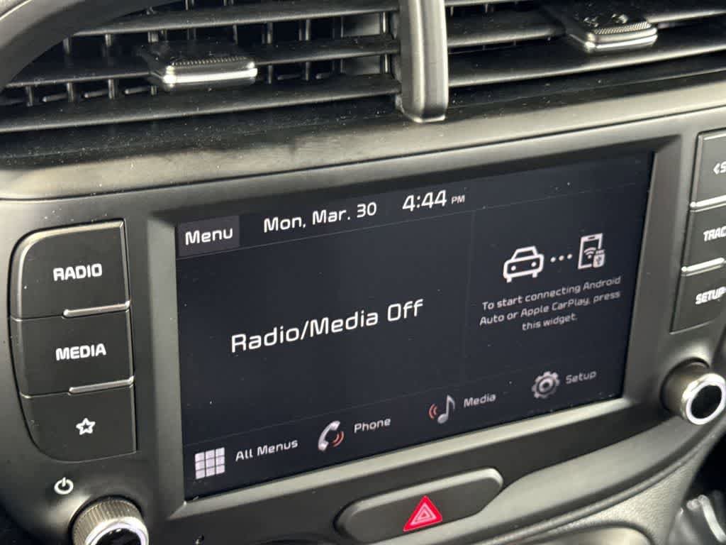 Used 2025 Kia Soul LX w/ LX Technology Package FWD image 18