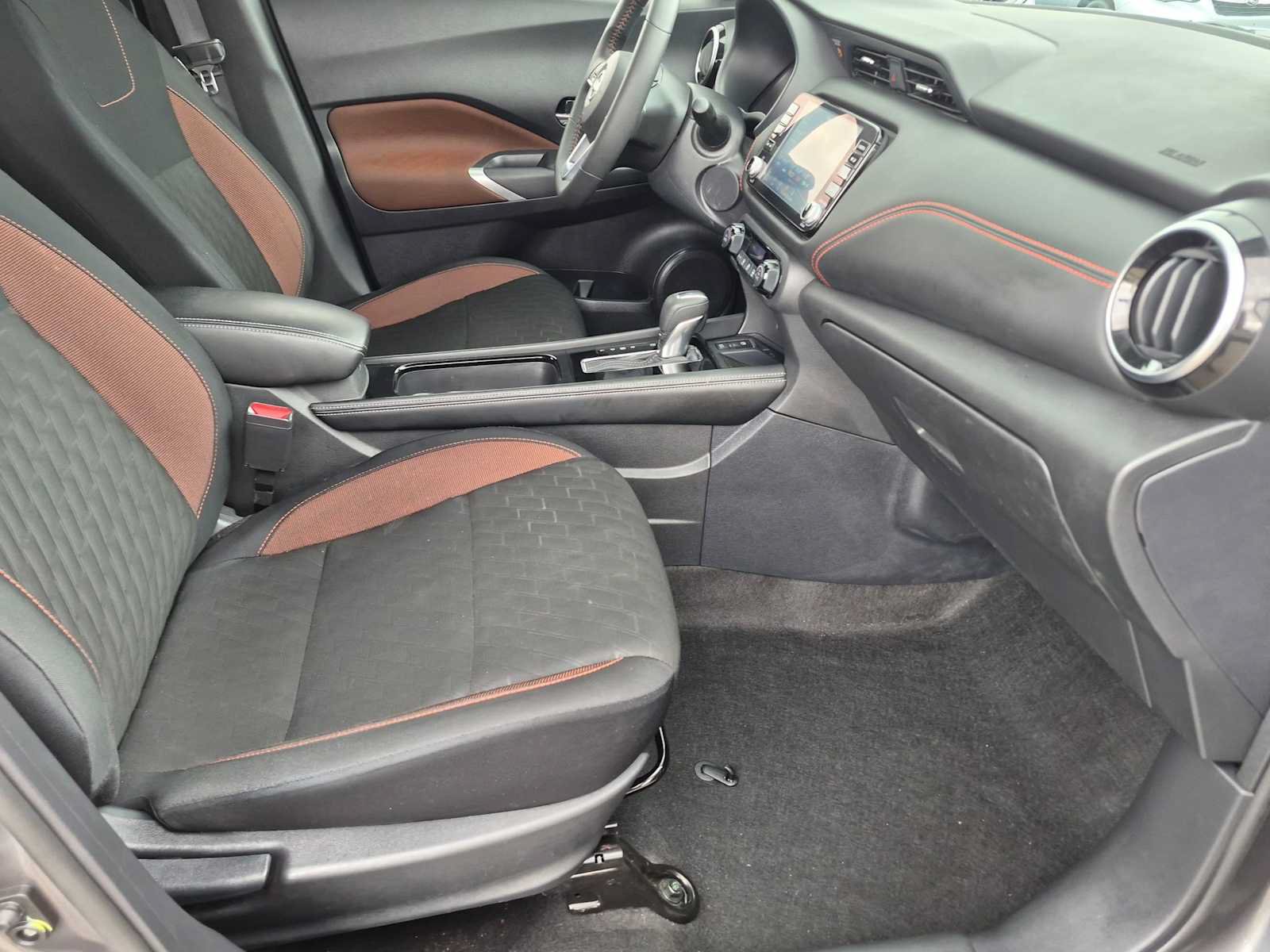 Used 2024 Nissan Kicks SR FWD image 14