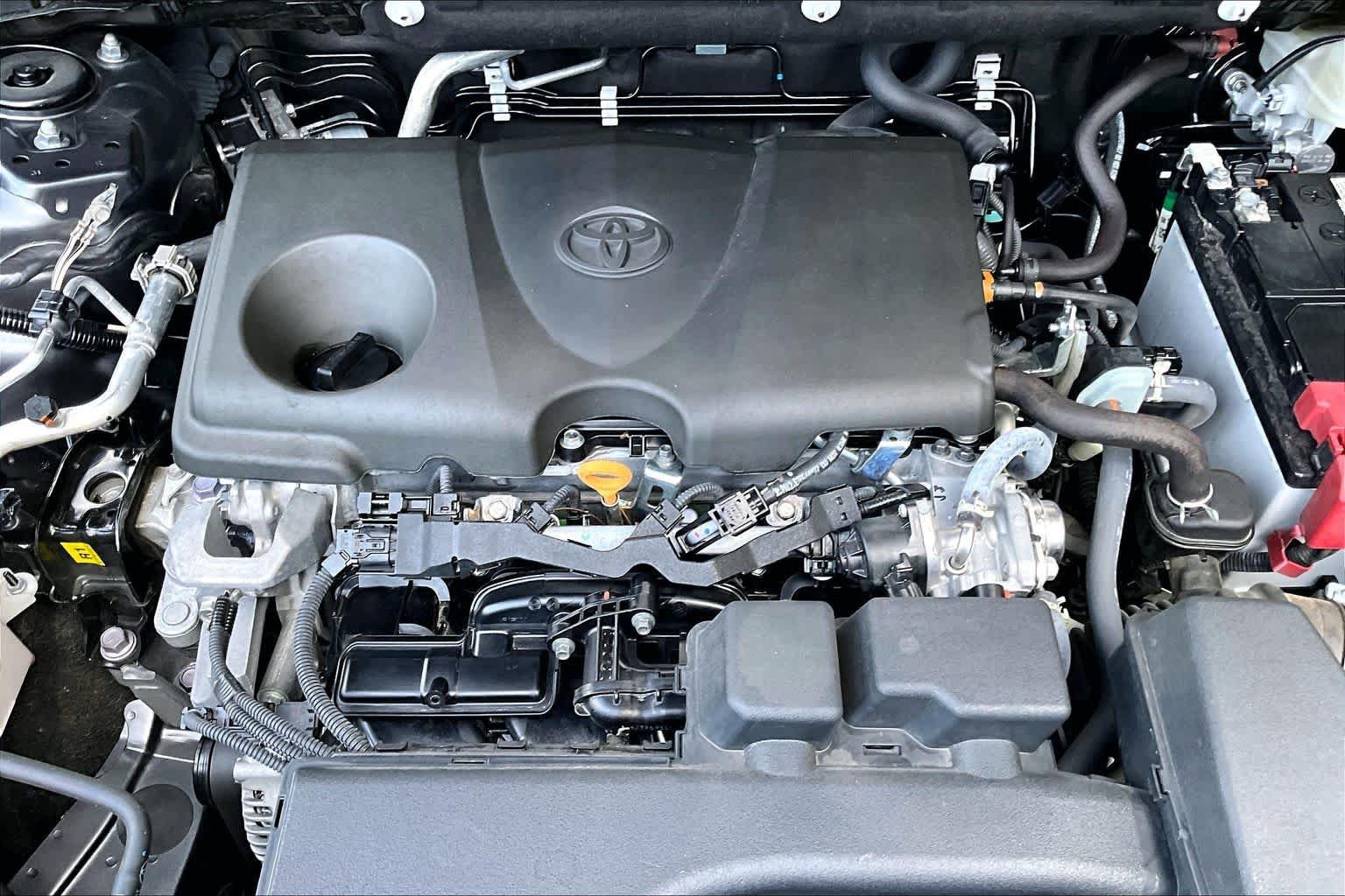 Certified 2025 Toyota RAV4 XLE FWD image 33