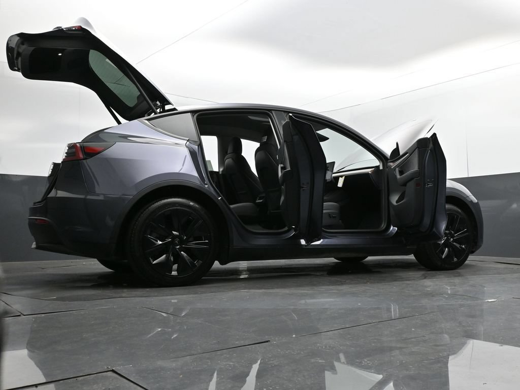 Used 2023 Tesla Model Y Long Range AWD/4WD image 37