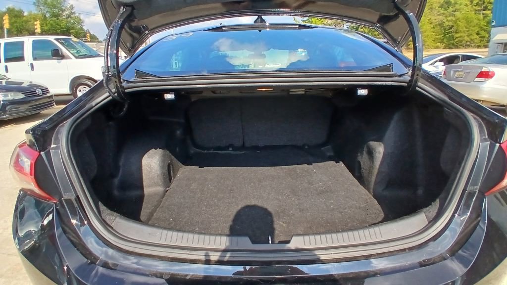 Used 2021 Chevrolet Malibu LT image 16