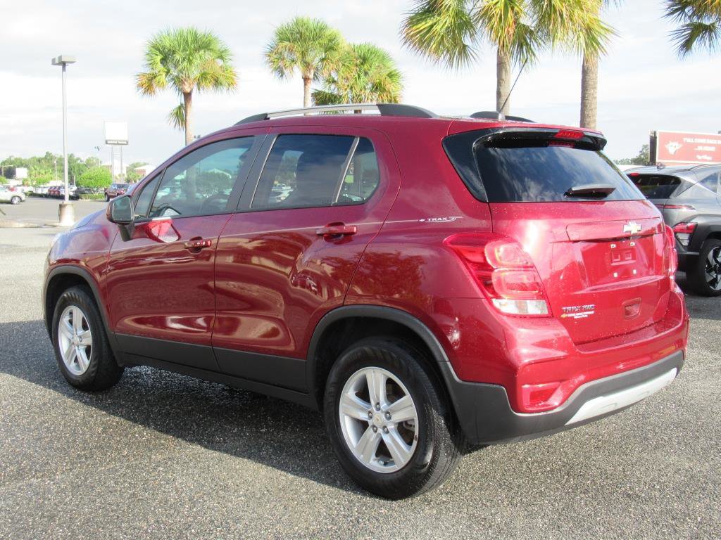 Used 2022 Chevrolet Trax LT w/ LT Convenience Package image 4