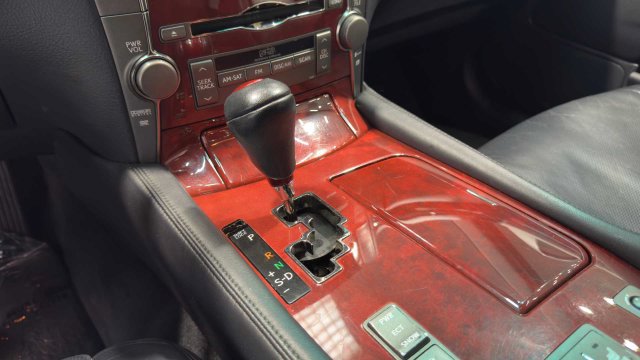 Used 2007 Lexus LS 460 RWD image 24