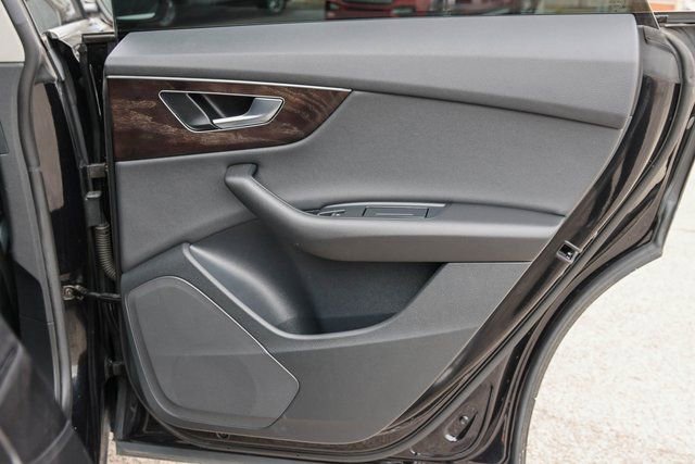 Used 2021 Audi Q8 Premium w/ Convenience Package image 18