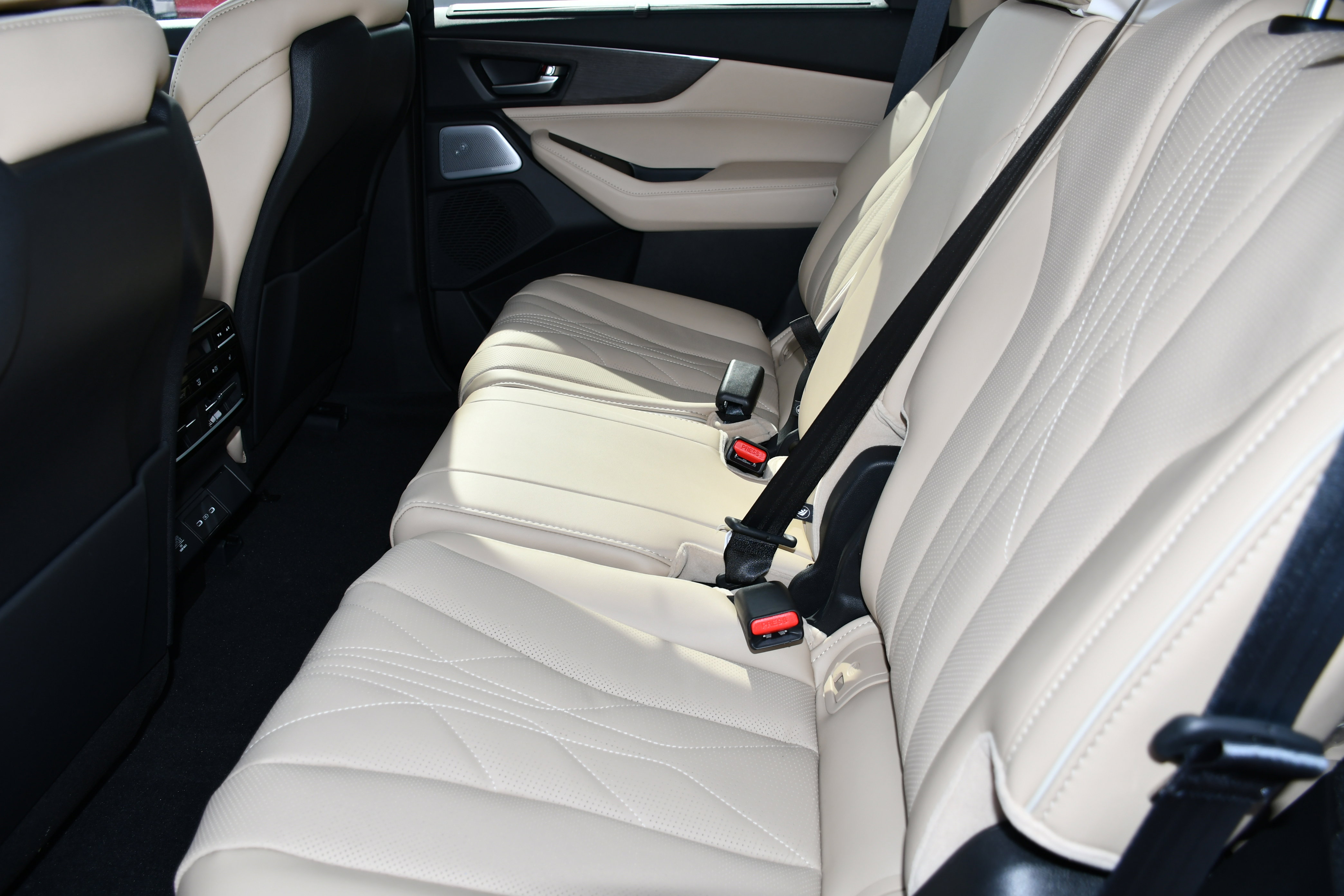 New 2026 Acura MDX SH-AWD w/ Advance Package image 12
