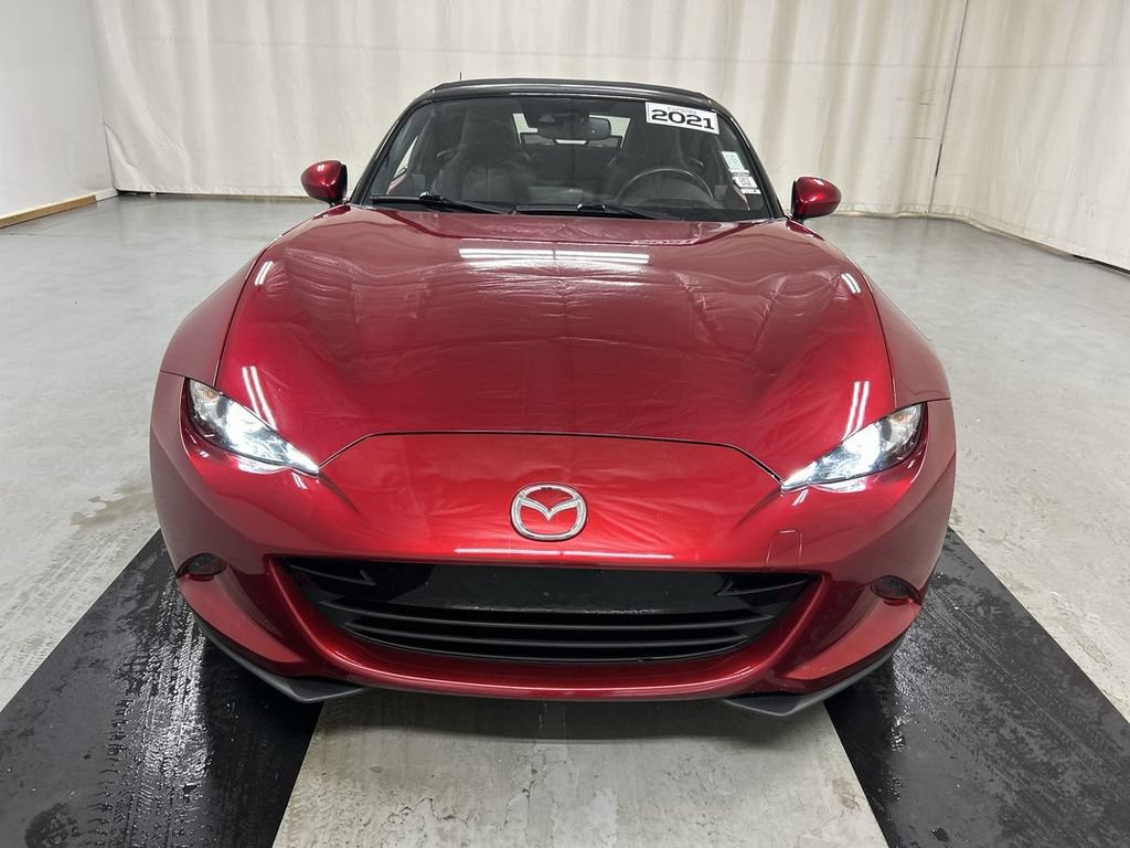 Used 2021 MAZDA MX-5 Miata Grand Touring RWD image 3