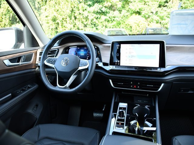 New 2026 Volkswagen Atlas SE image 21