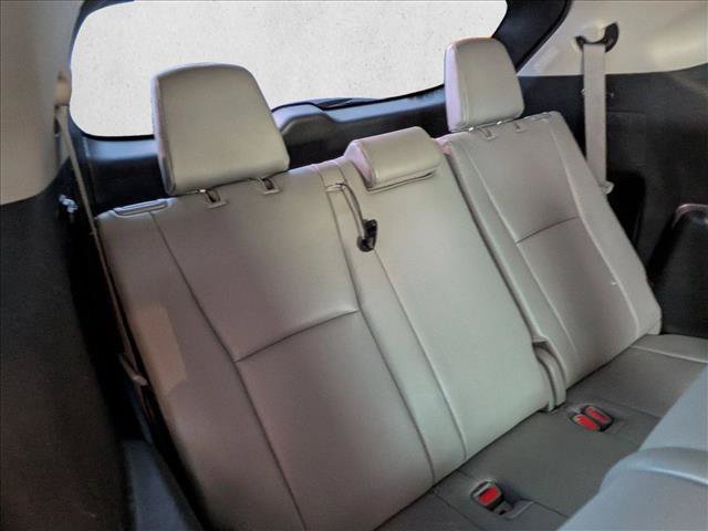 Used 2021 Toyota Highlander XLE AWD/4WD image 19