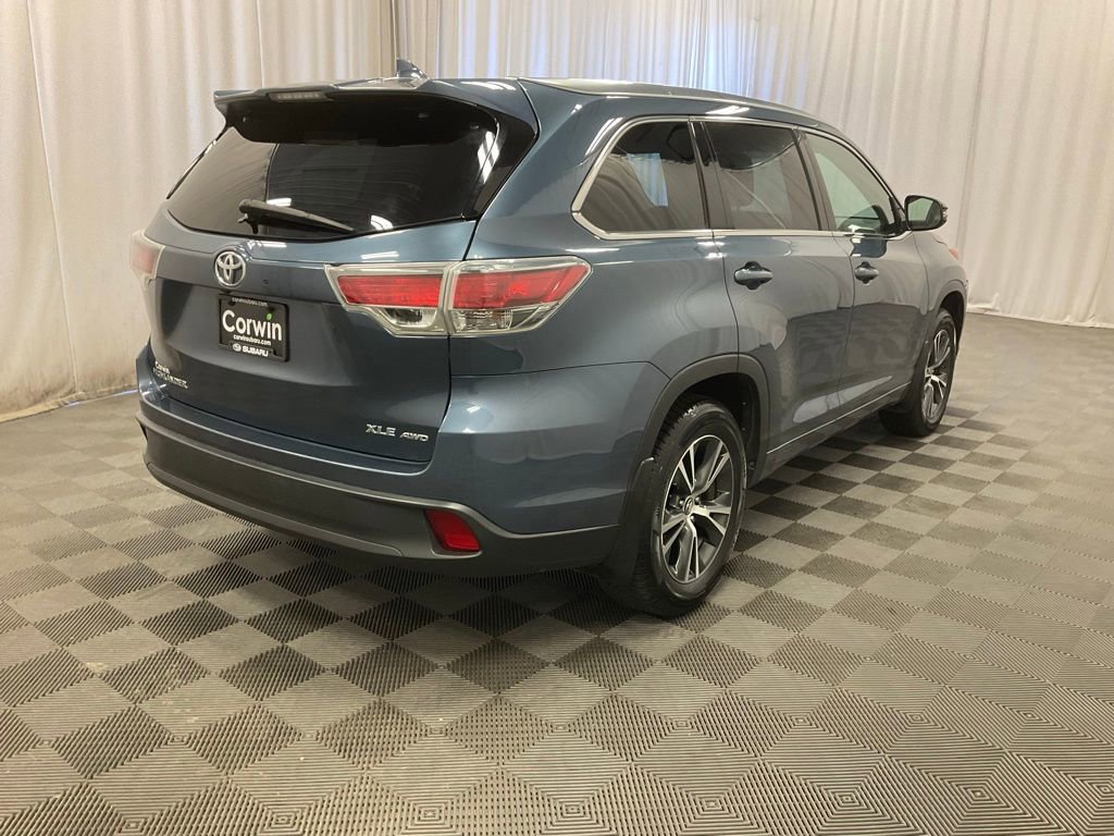 Used 2016 Toyota Highlander XLE AWD/4WD image 12