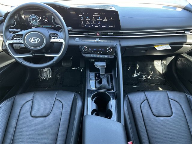 Used 2024 Hyundai Elantra Limited image 2