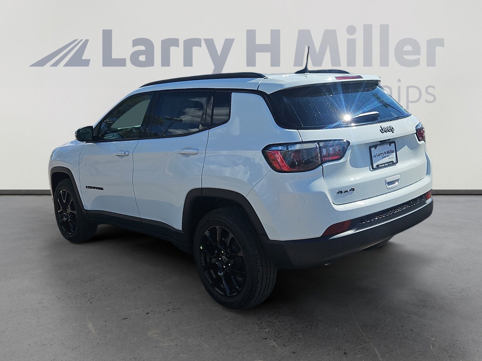 New 2026 Jeep Compass Latitude image 3