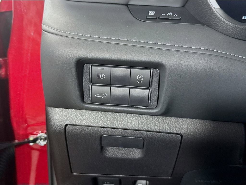 Certified 2025 Toyota Highlander XSE image 12