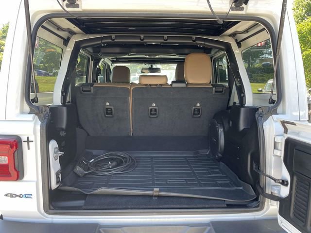 Used 2022 Jeep Wrangler Unlimited Rubicon 4xe AWD/4WD image 12