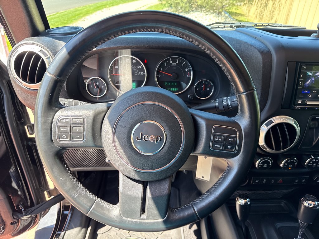 Used 2017 Jeep Wrangler Sahara AWD/4WD image 16