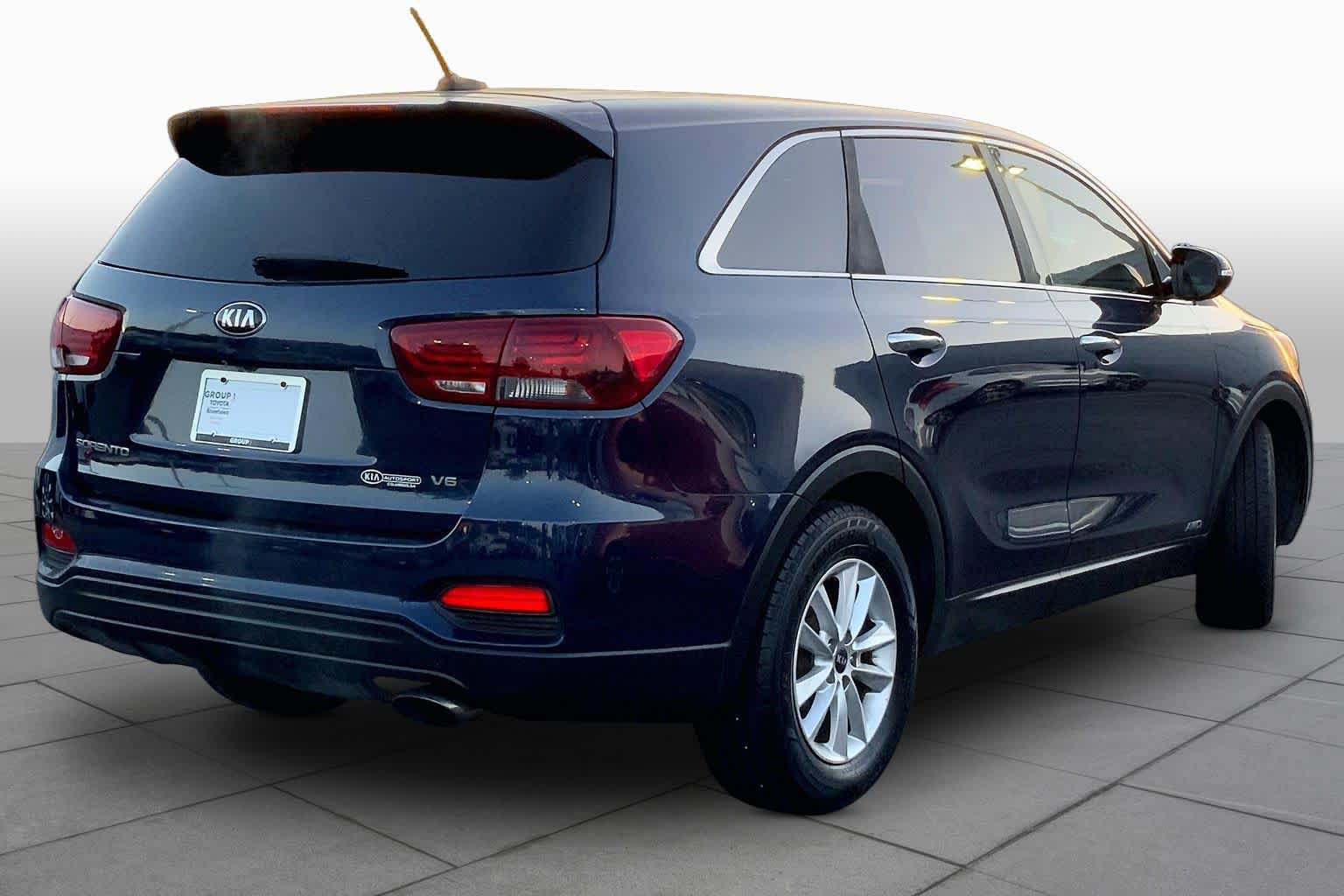 Used 2019 Kia Sorento LX image 13