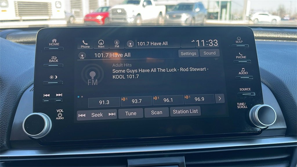 Used 2018 Honda Accord Touring image 19