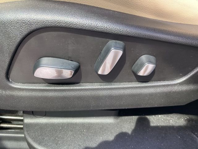 Used 2019 Cadillac XT5 Premium Luxury AWD/4WD image 17