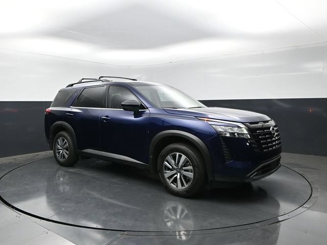 Used 2026 Nissan Pathfinder SL FWD image 1