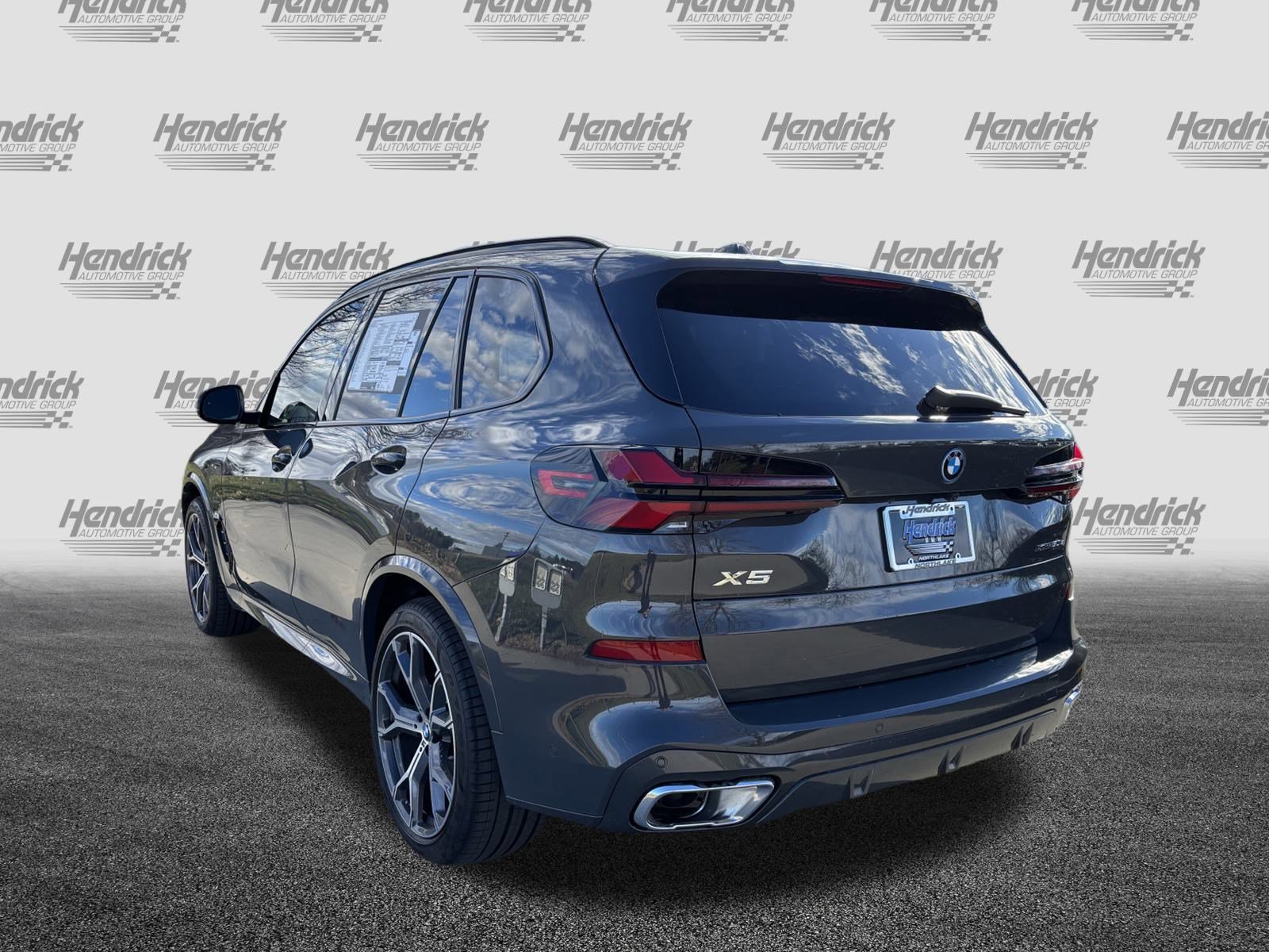 Used 2026 BMW X5 xDrive50e w/ M Sport Package image 7