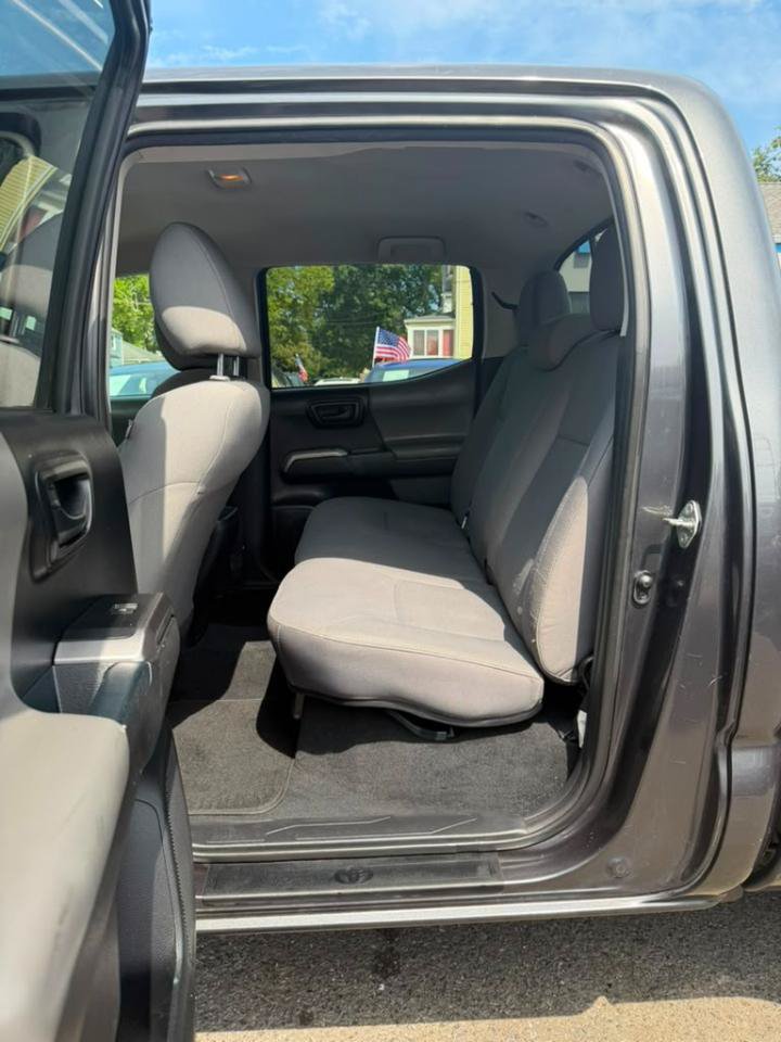 Used 2017 Toyota Tacoma SR5 w/ Tow Package AWD/4WD image 23